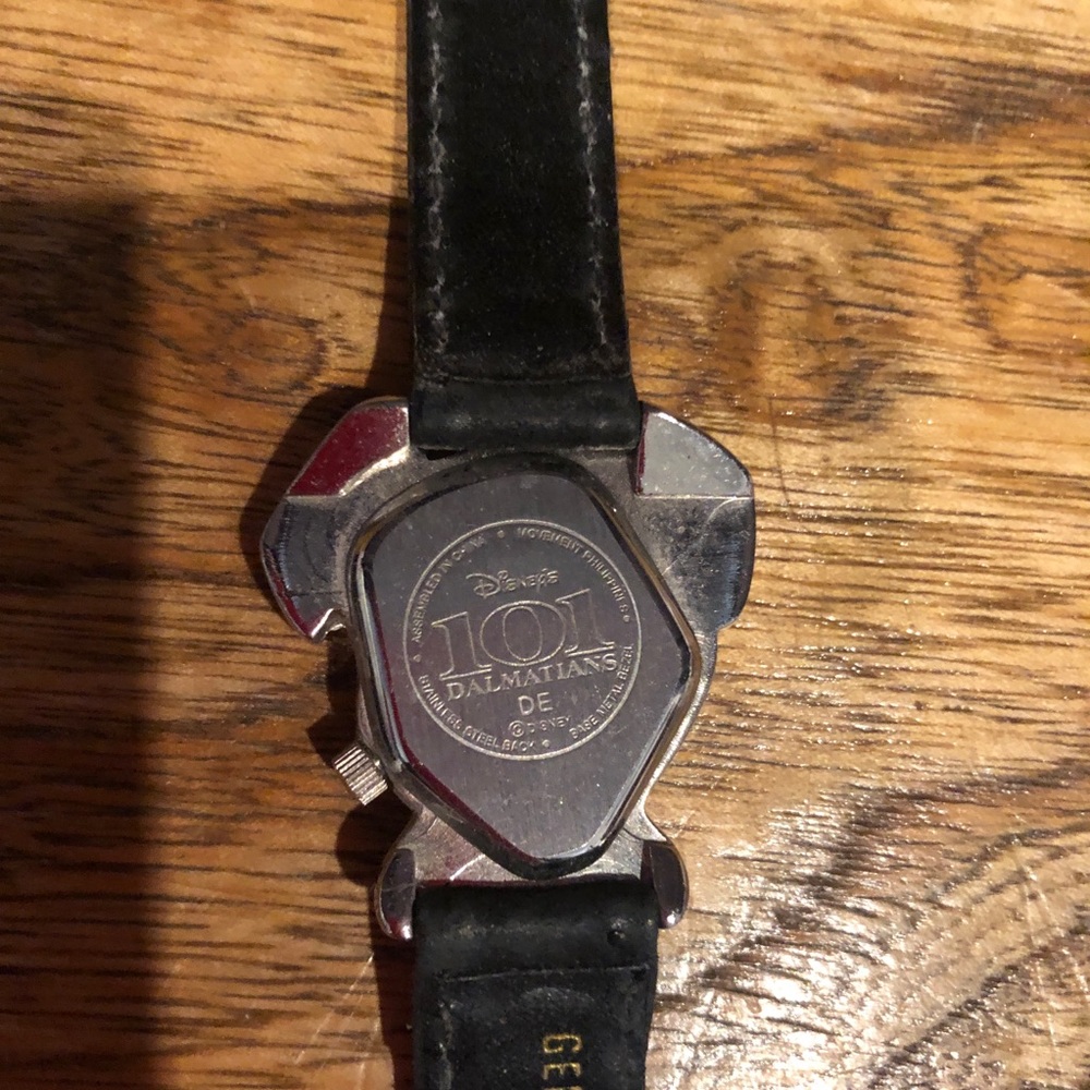 Disney 101 Dalmatians watch. Black leather band. - Picture 3 of 3